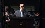 Le Premier ministre Benjamin Netanyahu s’exprime lors d’un meeting de campagne à la place Rabin de Tel Aviv, le 15 mars 2015. (AFP/Jack Guez)