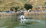 La police maritime conduit des recherche pour retrouve run adolescent disparu dans le Lac de Tibériade le 25 avril 2019. (Unité de porte-parole de la police)