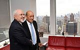 Le ministre des Affaires étrangères français Jean-Yves Le Drian et son homologue iranien Mohammad Zarif à la mission française des Nations unies en marge de l'Assemblée générale des Nations unies à New York, le 24 septembre 2018. (Crédit : AFP/MANDEL NGAN)