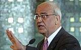 Le négociateur Saeb Erekat, au sommet de la Ligue arabe au Caire, le 2 octobre 2011. (Crédit : AP Photo/Amr Nabil, File)