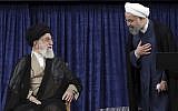 Le guide suprême iranien l'Ayatollah Ali Khamenei, (à gauche), et le président Hassan Rouhani à l'investiture de Rouhani, à Téhéran, le 3 août 2017. (Crédit : Office of the Iranian Supreme Leader via AP)