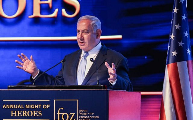 Le Premier ministre Benjamin Netanyahu lors d'un événement marquant le premier anniversaire du transfert de l'ambassade américaine de Tel Aviv à Jérusalem, le 14 mai 2019 (Crédit : Yonatan Sindel/Flash90) Le Premier ministre Benjamin Netanyahu lors d'un événement marquant le premier anniversaire du transfert de l'ambassade américaine de Tel Aviv à Jérusalem, le 14 mai 2019 (Crédit : Yonatan Sindel/Flash90)