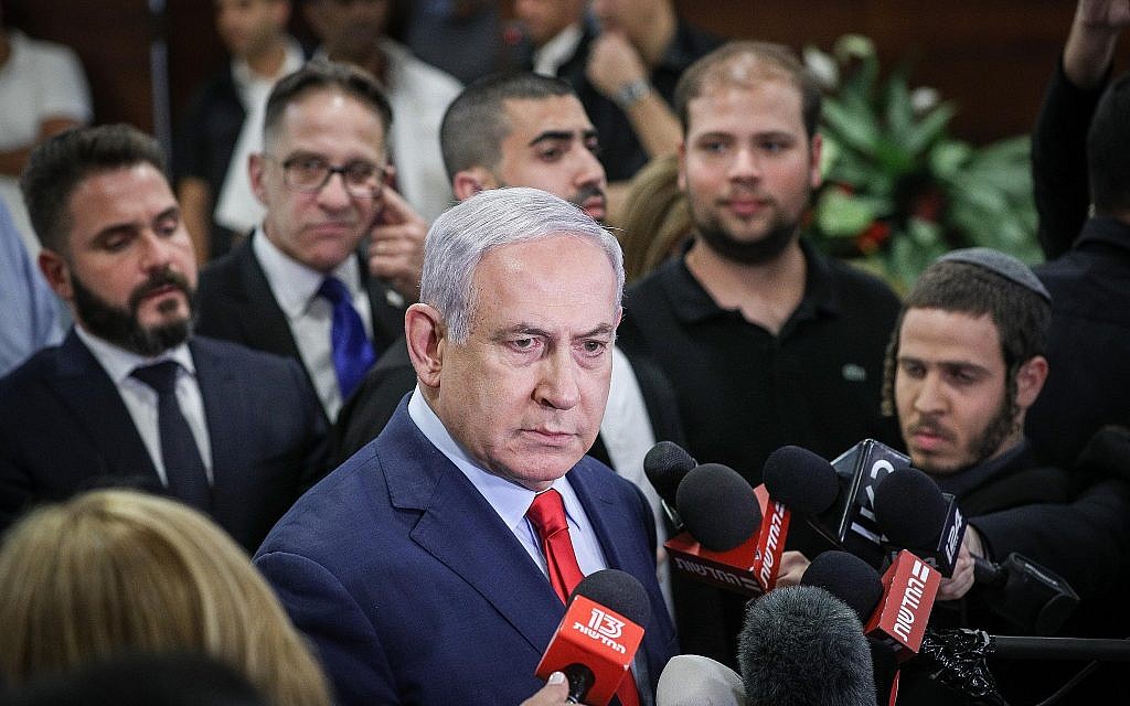 Le Premier ministre Benjamin Netanyahu parle aux médias à la Knesset de Jérusalem, le 29 mai 2019. (Crédit : Yonatan Sindel/Flash90)