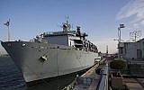 Illustration : Le navire de guerre HMS Bulwak de la Royal Navy britannique amarré au port de Haïfa, le 22 novembre 2016. (Crédit : Ariel Schalit/AP)