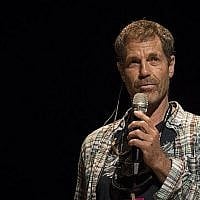 Le chorégraphe et lauréat du prix Israel Ohad Naharin, lors des dernières répétitions pour le 50e anniversaire de la compagnie Batsheva, à l'opéra de Tel Aviv, le 21 juin 2014. (Crédit : Hadas Parush/Flash90)
