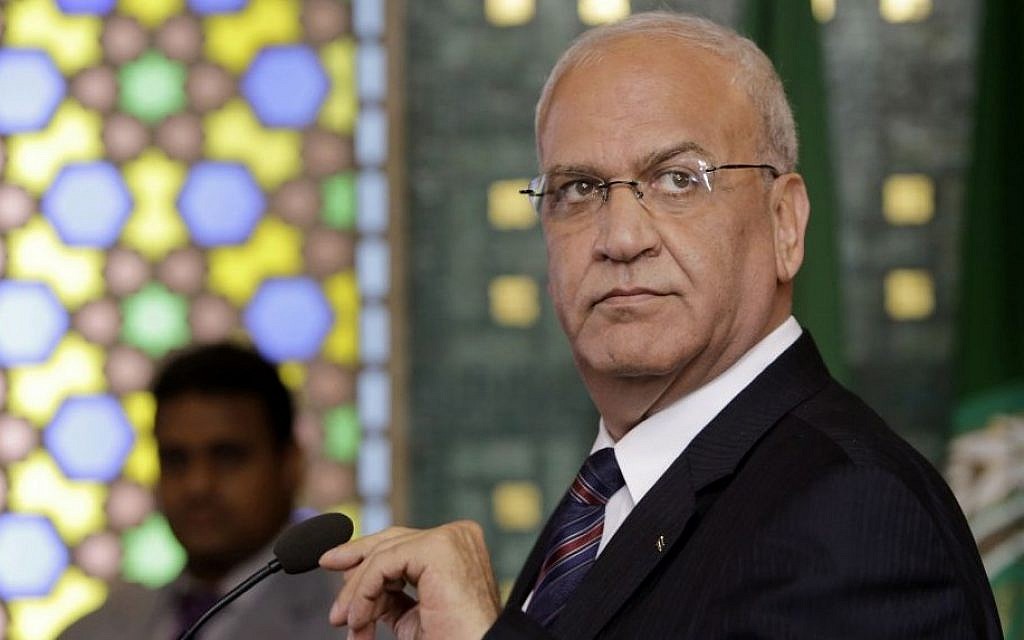 Le négociateur palestinien Saeb Erekat lors d'une conférence de presse suite à une réunion d'urgence au siège de la Ligue arabe au Caire, Egypte, le 11 août 2014. (AP/Amr Nabil) Le négociateur palestinien Saeb Erekat lors d'une conférence de presse suite à une réunion d'urgence au siège de la Ligue arabe au Caire, Egypte, le 11 août 2014. (AP/Amr Nabil)