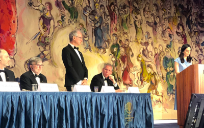 Jean-François Le Gall, mathématicien français, qui exerce à l’Université Paris-Sud depuis 2006, lors de la remise des médailles du prix Wolf, le 30 mai 2019, dans le hall Chagall de la Knesset, à Jérusalem. (Crédit photo : Hélène Le Gal / Twitter)