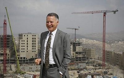 L'entrepreneur palestinien Bashar al-Masri devant son projet résidentiel de Rawabi, le 23 février 2014. (Hadas Parush/Flash 90)