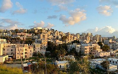 Vue de l'implantation de Modiin Illit, Février 2019 (Crédit : Flash90)