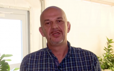 Lev Klotz, qui a été envoyé à Tchernobyl en tant que conscrit de l'armée soviétique à 18 ans, se rappelle les événements d'il y a 33 ans dans une interview sur la chaîne 12, le 13 juin 2019. (Capture d'écran de la chaîne 12)