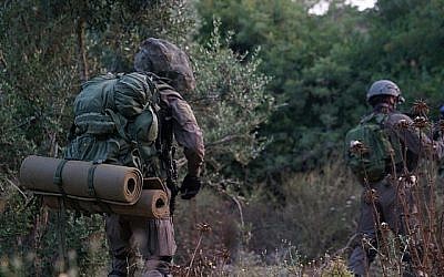 Des soldats israéliens participent à un exercice militaire d'envergure contre le groupe terroriste du Hezbollah, au Liban, en juin 2019. (Crédit : armée israélienne)