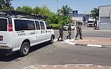 La police arrive sur la scène d'une fuite d'ammoniac à l'usine Strauss à Acre, el 27 juin 2019. (Police Israël)