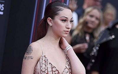 Danielle Bregoli, aussi connue sous le nom de Bhad Bhabie, arrive au Billboard Music Awards au MGM Grand Garden Arena, le 20 mai 2018 à Las Vegas. (Jordan Strauss/Invision/AP)