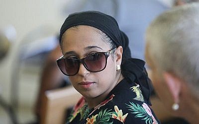 Shira Raban, une ancienne femme de ménage à la Résidence du Premier ministre, au tribunal des prud'hommes de Jérusalem, le 11 juin 2019. (Yonatan Sindel/Flash90