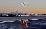 La solution de sécurité pour les pistes d'aéroport développée par Xsight Systems est déployée sur une piste de l'aéroport international Seattle Tacoma.