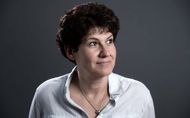 Daniela Touati, quatrième femme rabbin à exercer en France. (BERTRAND GUAY / AFP)