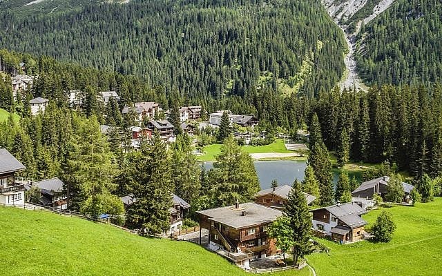 Arosa en été offre des vues magnifiques. (Olaf Protze/LightRocket via Getty Images via JTA)