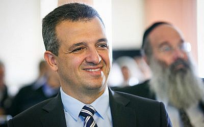 Carmel Shama-Hacohen, maire de Ramat Gan, lors d'une convention des maires et des chefs de conseils locaux nouvellement élus à Ashkelon, le 27 novembre 2018 (Crédit : Flash90)