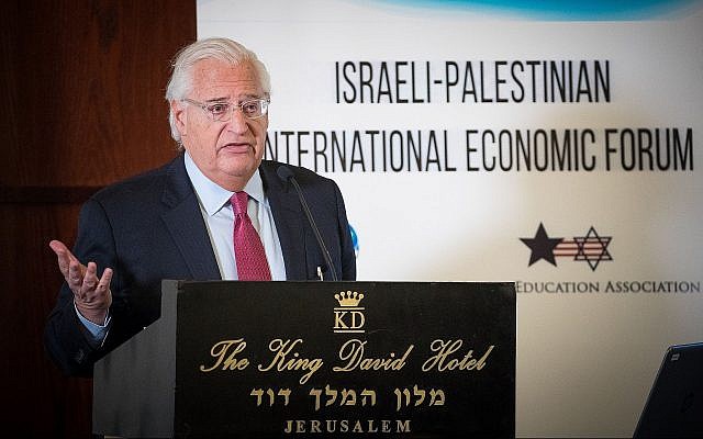 L'ambassadeur des États-Unis en Israël, David Friedman, prend la parole devant le Forum économique international israélo-palestinien à Jérusalem, le 21 février 2019. (Yonatan Sindel/Flash90)