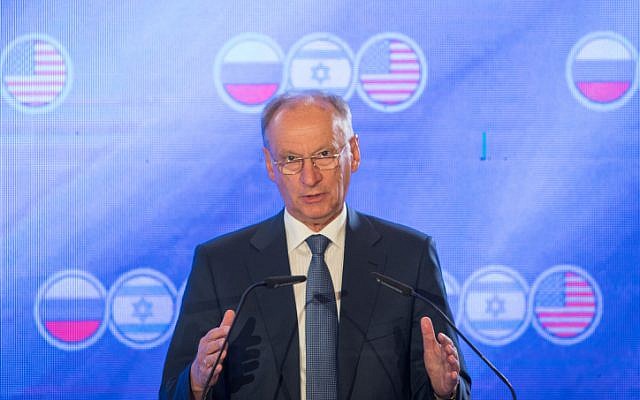 Le secrétaire du conseil à la sécurité russe Nikolai Patrushev lors d'un sommet trilatéral avec Israël et les Etats-Unis, à l'Orient Hotel de Jérusalem, le 25 juin 2019. (Crédit : Noam Revkin Fenton\Flash90) Le secrétaire du conseil à la sécurité russe Nikolai Patrushev lors d'un sommet trilatéral avec Israël et les Etats-Unis, à l'Orient Hotel de Jérusalem, le 25 juin 2019. (Crédit : Noam Revkin Fenton\Flash90)