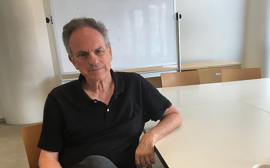 Le réalisateur israélien Avi Nesher au Marlene Meyerson JCC Manhattan dans l'Upper West Side, juin 2019. (Jordan Hoffman/ Times of Israel)