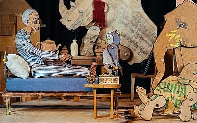 "Une journée malade pour Morris McGee", l'un des spectacles prévus en israël pour le festival annuel du Théâtre de marionnettes, du 18 au 22 août 2019. (Crédit : Dor Kermi)