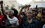 Des Israéliens d'origine éthiopienne et des manifestants protestent contre la violence policière et la discrimination à Tel Aviv, le 8 juillet 2019. (Tomer Neuberg/Flash90)