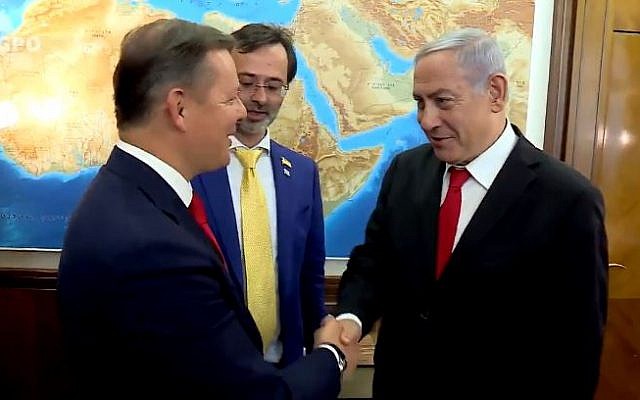 Le Premier ministre Benjamin Netanyahu reçoit Oleh Lyashko du Parti radical ukrainien le 10 juillet 2019 à Jérusalem. (Crédit : capture écran/Twitter)