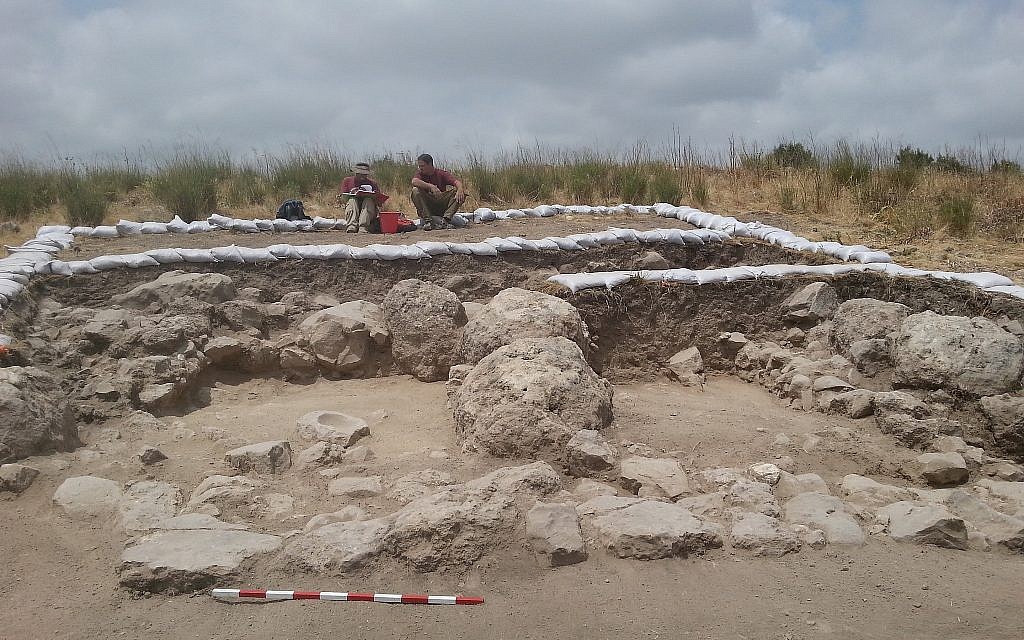 Le site de fouilles  de Khirbet a-Ra’i,  que les archéologues ont identifié comme étant la ville biblique de Zikag (Crédit : Equipe des fouilles de Khirbet a-Rai)