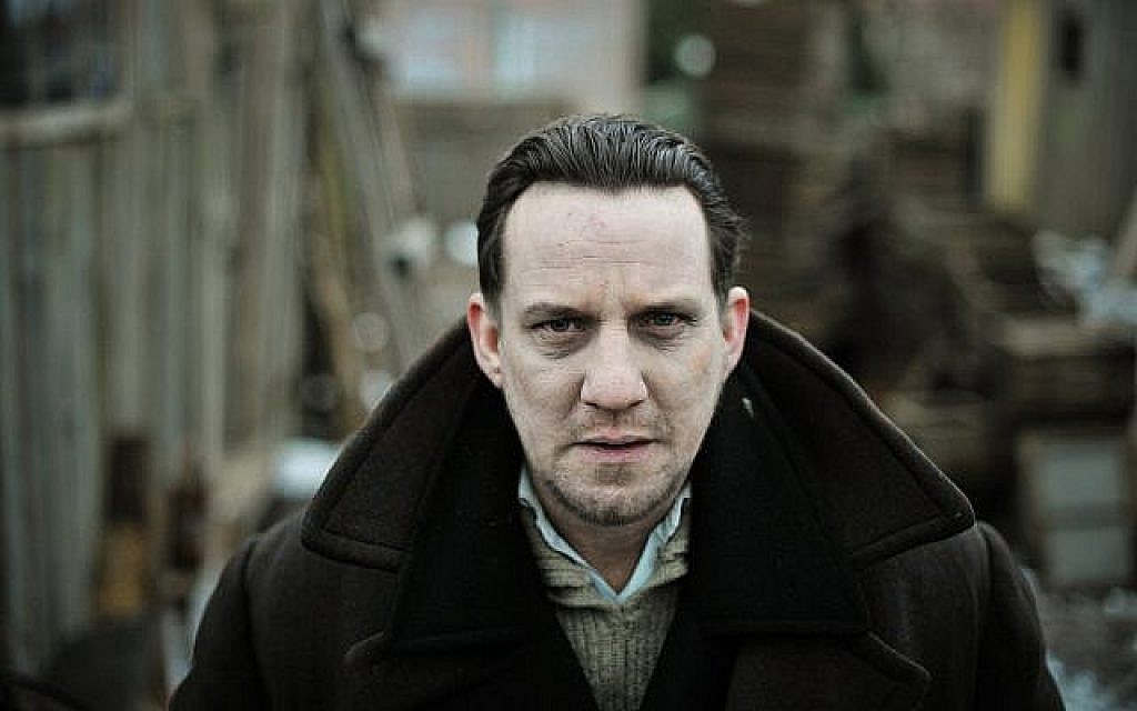 La star lettone Arturs Skrastins, à gauche, interprète Zanie Lipke, héros letton de la Shoah devenu Juste parmi les nations, dans le nouveau film historique dramatique "The Mover" (Autorisation : Festival du film juif de Washington)