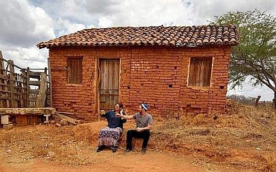 Le rabbin Gilberto Venturas et sa femme, Jacqueline. (Crédit : Sinagoga sem Froteiras via JTA)