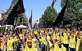 Les partisans du Hezbollah pendant une procession religieuse de deuil au dernier jour lunaire de Muharram, qui marque le jour de l'Achoura, à Baalbek, le 10 septembre 2019. (Crédit : Stringer/AFP)