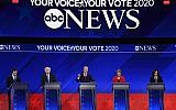 Les aspirants démocrates à la présidentielle : Le maire de South Bend, dans l'Indiana, Pete Buttigieg, le sénateur du Vermont Bernie Sanders, l'ex-vice président Joe Biden, la sénatrice du  Massachusetts Elizabeth Warren et le sénatrice de Californie Kamala Harris pendant le troisième débat des Primaires démocrates à la présidentielle à Houston, au Texas, le 12 septembre 2019 (Crédit :  Robyn BECK / AFP)