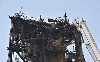 Une installation pétrolière à Kurhais, en Arabie saoudite, détruite par une attaque, le 17 septembre 219. (Crédit : Fayez Nureldine / AFP)