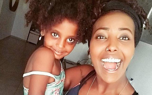 Sefy Bililin et sa fillette de 3 ans Pri'el. (Crédit : Facebook) Sefy Bililin et sa fillette de 3 ans Pri'el. (Crédit : Facebook)