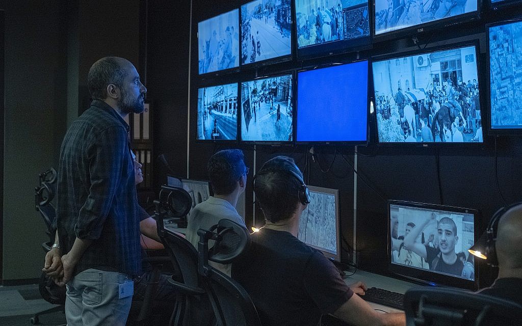 Shlomi Elkabetz dans "Our Boys". (Ran Mendelson/HBO)
