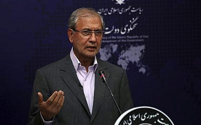 Le porte-parole du gouvernement iranien Ali Rabiei lors de son point-presse habituel, le 22 juillet 2019 (Crédit :AP Photo/Vahid Salemi) Le porte-parole du gouvernement iranien Ali Rabiei lors de son point-presse habituel, le 22 juillet 2019 (Crédit :AP Photo/Vahid Salemi)