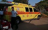 Des secouristes sur le lieu d'une noyade au kibboutz Yifat en août 2019. (Magen David Adom)