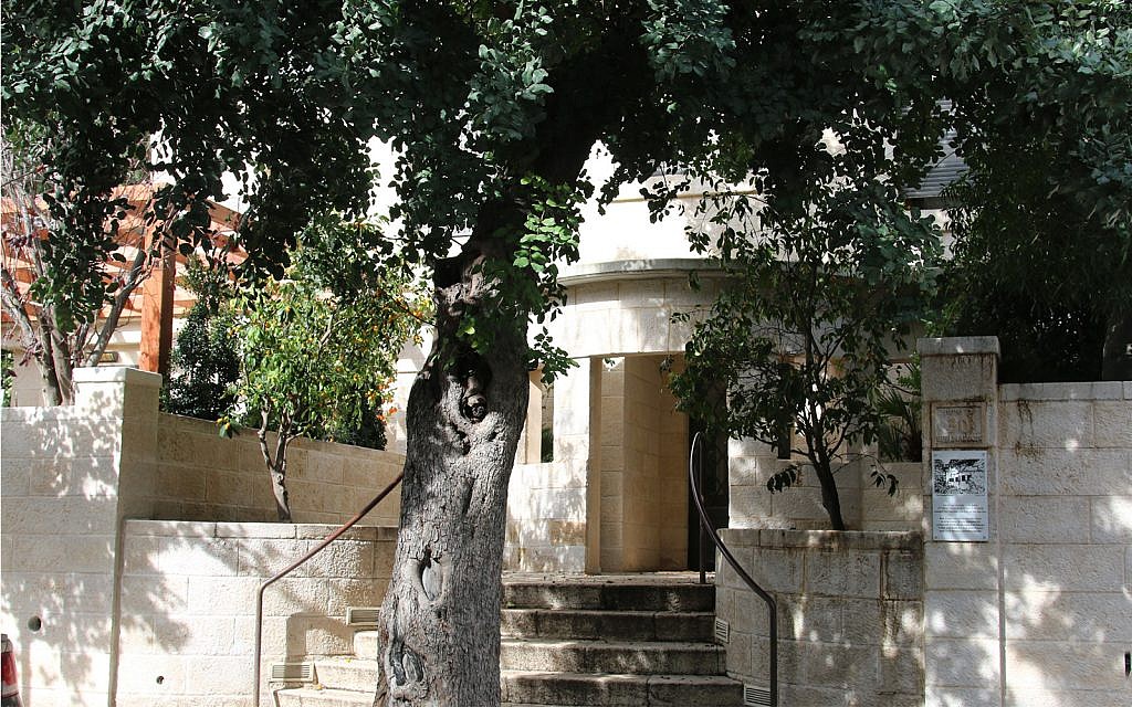 La Maison Foner-Hymana été construite sur le boulevard Ben Maimon en 1932. (Shmuel Bar-Am)