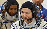 L’astronaute américaine Jessica Meir, le 25 septembre 2019, peu avant de s’envoler pour la Station spatiale internationale. (Crédit : Vyacheslav OSELEDKO / AFP)