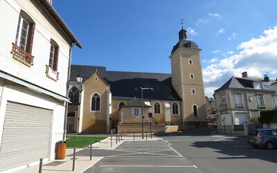 L’église Saint-Guingalois à Château-du-Loir, dans la Sarthe. (Crédit : Yodaspirine / CC BY-SA 4.0)