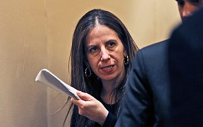 Sigal P. Mandelker, sous-secrétaire au terrorisme et au renseignement financier au Trésor américain à Dubaï, Emirats Arabes Unis, le 12 juillet 2018. (AP Photo/Kamran Jebreili)