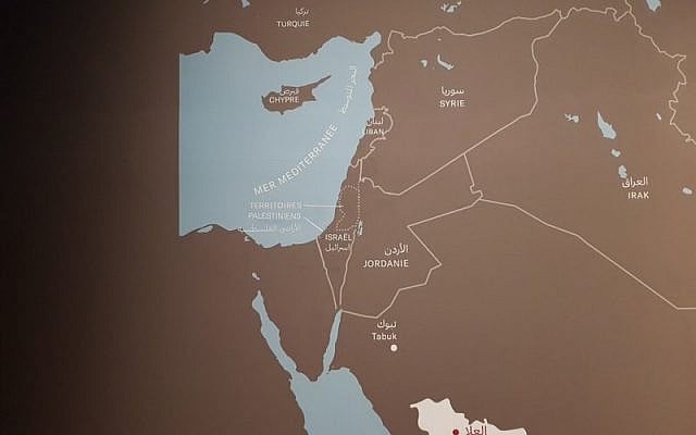 Image de la carte du Moyen-Orient modifiée et présentée à l'exposition. (Crédit: Haïm Korsia / Twitter) Image de la carte du Moyen-Orient modifiée et présentée à l'exposition. (Crédit: Haïm Korsia / Twitter)