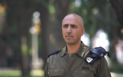 Le général Shai Elbaz, chef sortant des opérations navales de Tsahal, qui a démissionné en octobre 2019 après des allégations sur des liaisons sexuelles illicites avec des subordonnées.