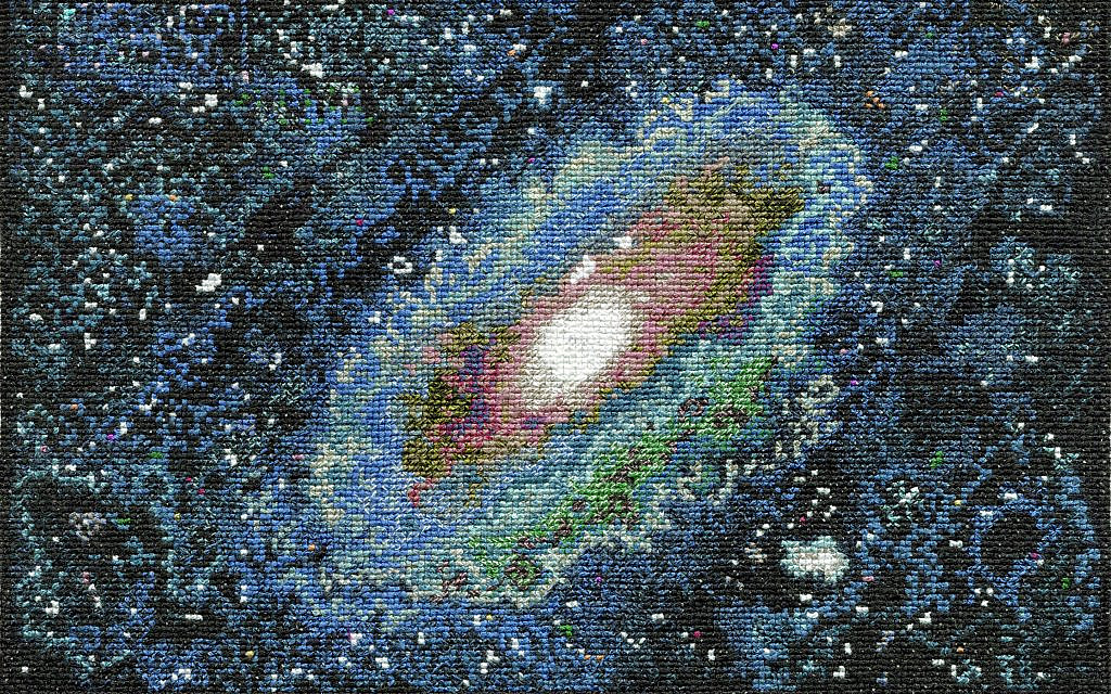 Détail du Point de Torah par la Tapisserie du Point, Galaxie par Sandi Leibovici (Crédit : Point de Torah par le Projet du point)