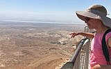 L'archéologue Prof. Jodi Magness à Massada, le 11 juillet 2019. (Amanda Borschel-Dan/Times of Israel)