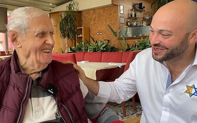 Xhemal Veseli, à gauche, avec Jonny Daniels à Tirana, Albanie, en octobre 2019. (Autorisation : From the Depths via JTA) Xhemal Veseli, à gauche, avec Jonny Daniels à Tirana, Albanie, en octobre 2019. (Autorisation : From the Depths via JTA)