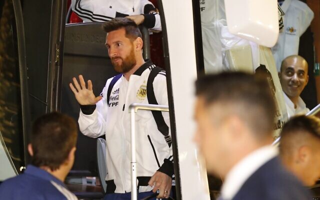 L'Argentin Lionel Messi au Hilton de Tel Aviv le 17 novembre 2019, avant un match amical contre l'Uruguay, le (Crédit ; Jack GUEZ / AFP) L'Argentin Lionel Messi au Hilton de Tel Aviv le 17 novembre 2019, avant un match amical contre l'Uruguay, le (Crédit ; Jack GUEZ / AFP)