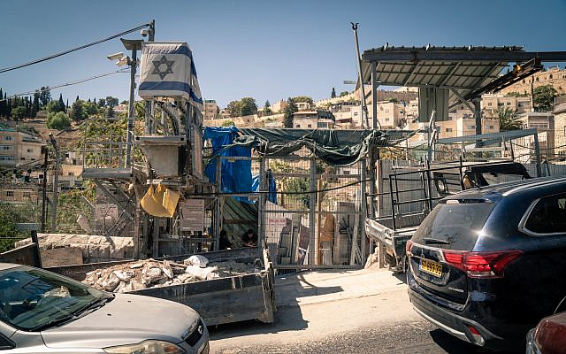 L'entrée du chemin des pèlerins sur le site archéologique de la Cité de David à Jérusalem, le 24 septembre 2019 (Crédit : Luke Tress/Times of Israel)