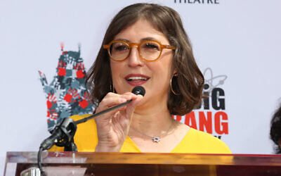 Mayim Bialik, le 1er mai 2019. (Crédit : Paul Archuleta/FilmMagic/Getty Images via JTA)